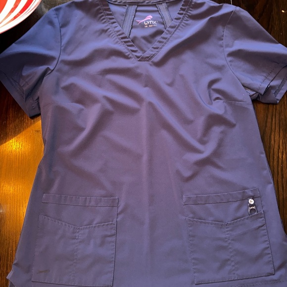 Lynx Women's Unleashed V-Neck Solid Scrub Top - Picture 3 of 4
